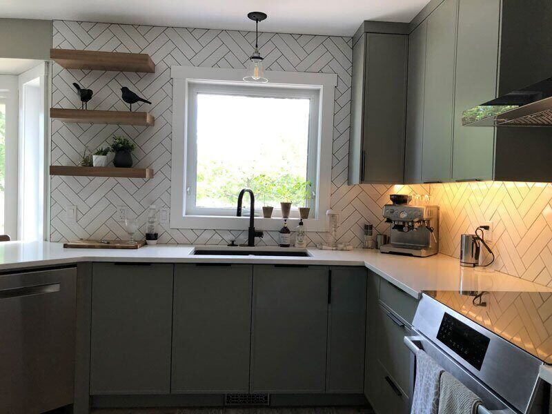 Easy-care laminate surface