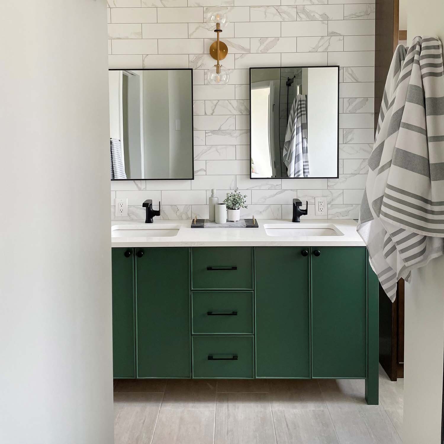 Custom bath vanity
