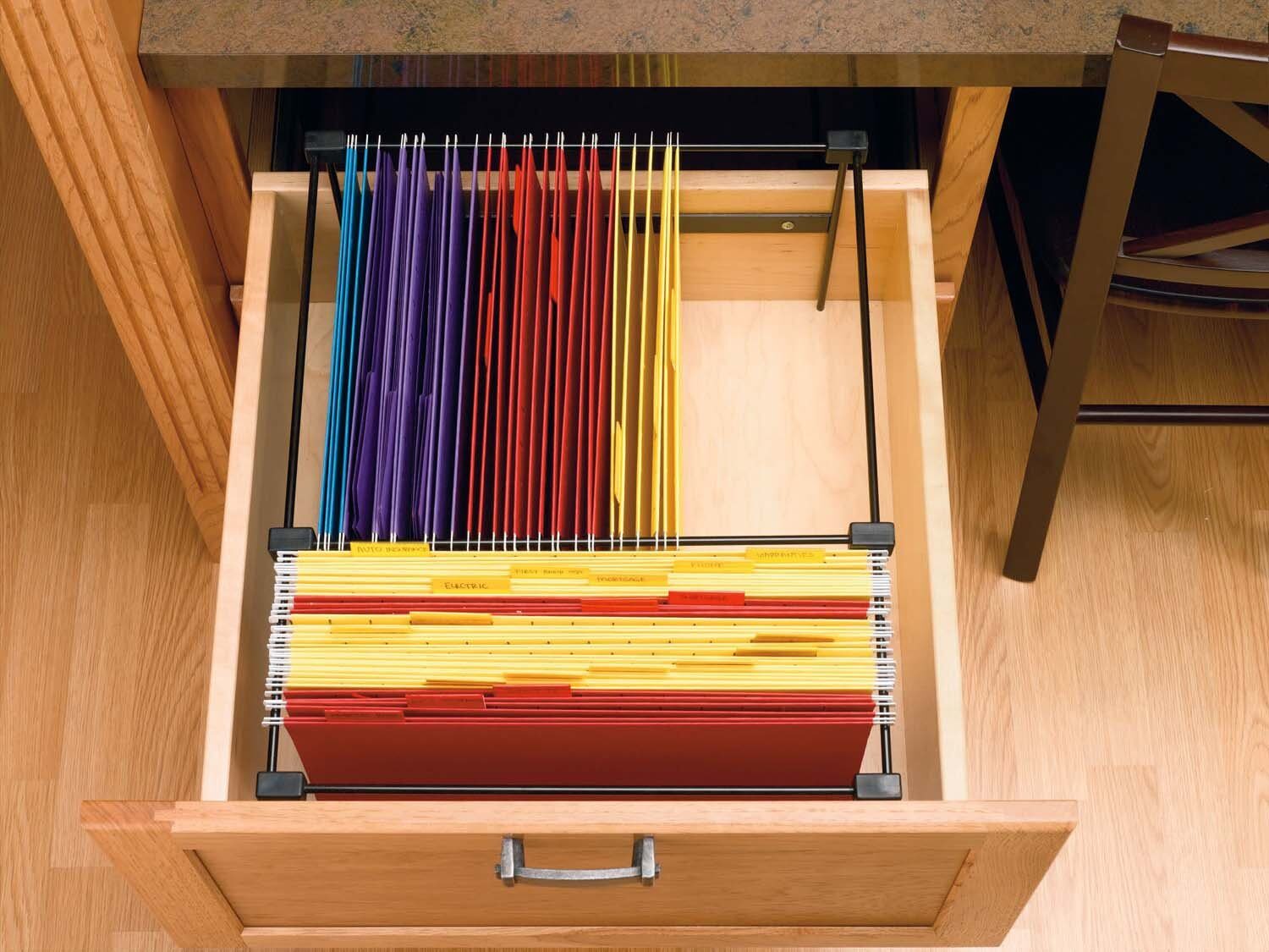 Spice pull-out beside range